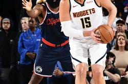 NBA季后赛赛程吃紧，上海申花清晨遗憾出局，媒体盛赞，团队化学反应显著的简单介绍