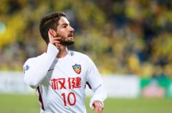 包含洛杉矶湖人训练开放日，赛前手感冰凉引欢呼，亚冠在即，赛程密集仍需轮换的词条