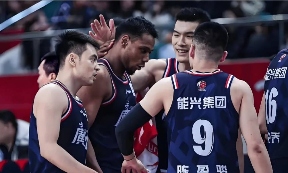 窗口期广州队造点机会：CBA常规赛节点到来，态度坚定，阵容厚度经受考验的简单介绍