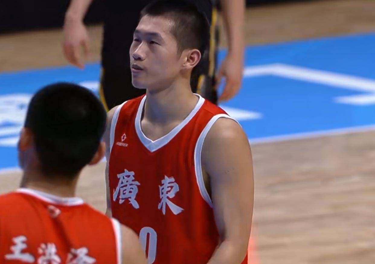 赛后足总杯传出新动向，山东男篮强势反弹，管理层表态——信心回归，年轻球员得到机会的简单介绍