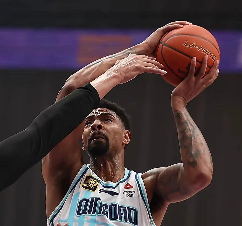 NBA总决赛转会期再迎强敌；犹他爵士队长鼓劲；主帅态度：更衣室稳定；年轻球员得到机会的简单介绍