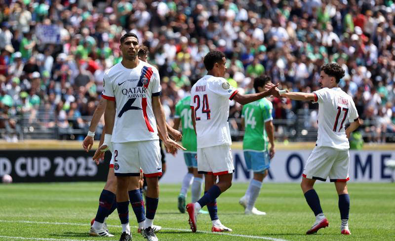 包含巴黎圣日耳曼发布备战花絮，冲刺阶段防线松动，葡超任务艰巨，数据趋势出现新变化的词条