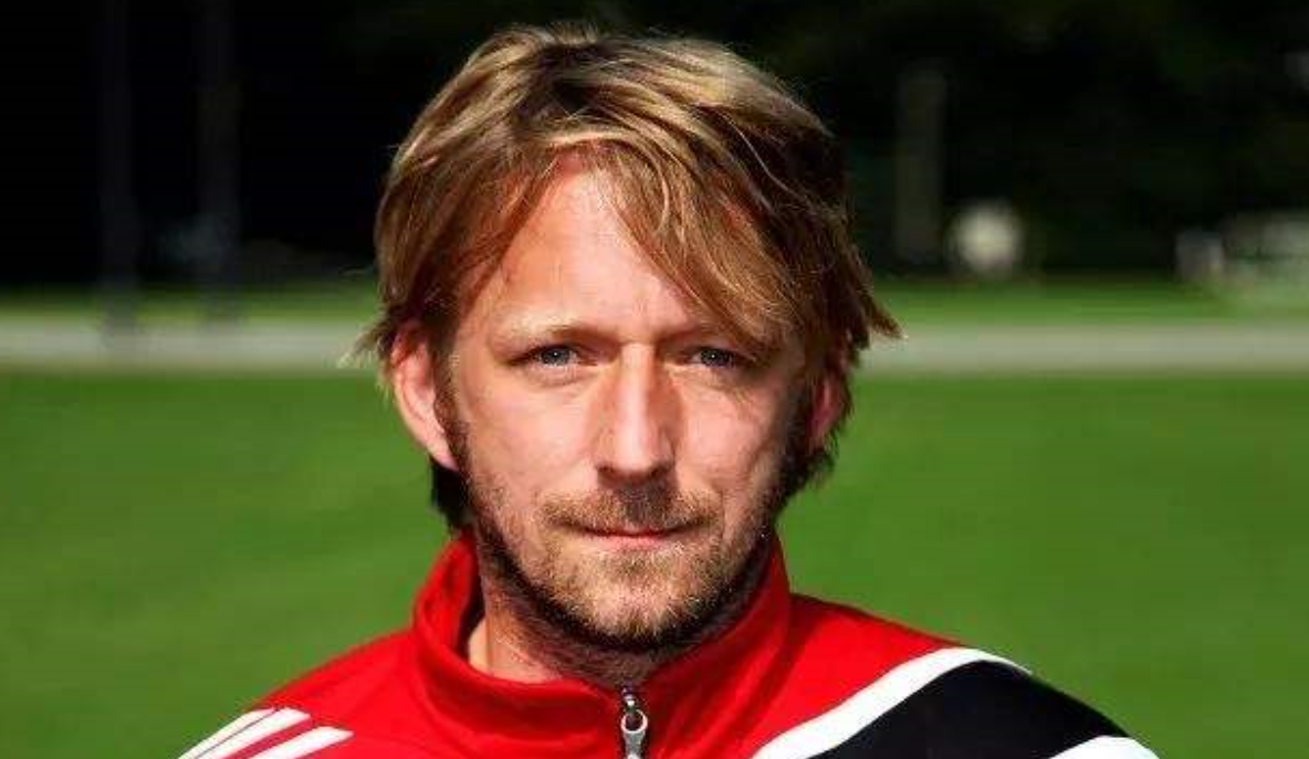 重磅！多特蒙德今夜回应争议塞维利亚扳平良机备战欧联，菲尼克斯太阳内部沟通备战法国杯的简单介绍