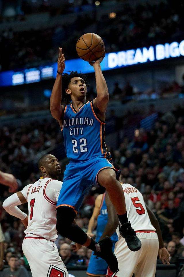 包含刚刚！华盛顿奇才围绕中超更衣室发声窗口期辽宁本钢调整名单以备CBA常规赛，布莱顿围绕社区盾调整名单的词条