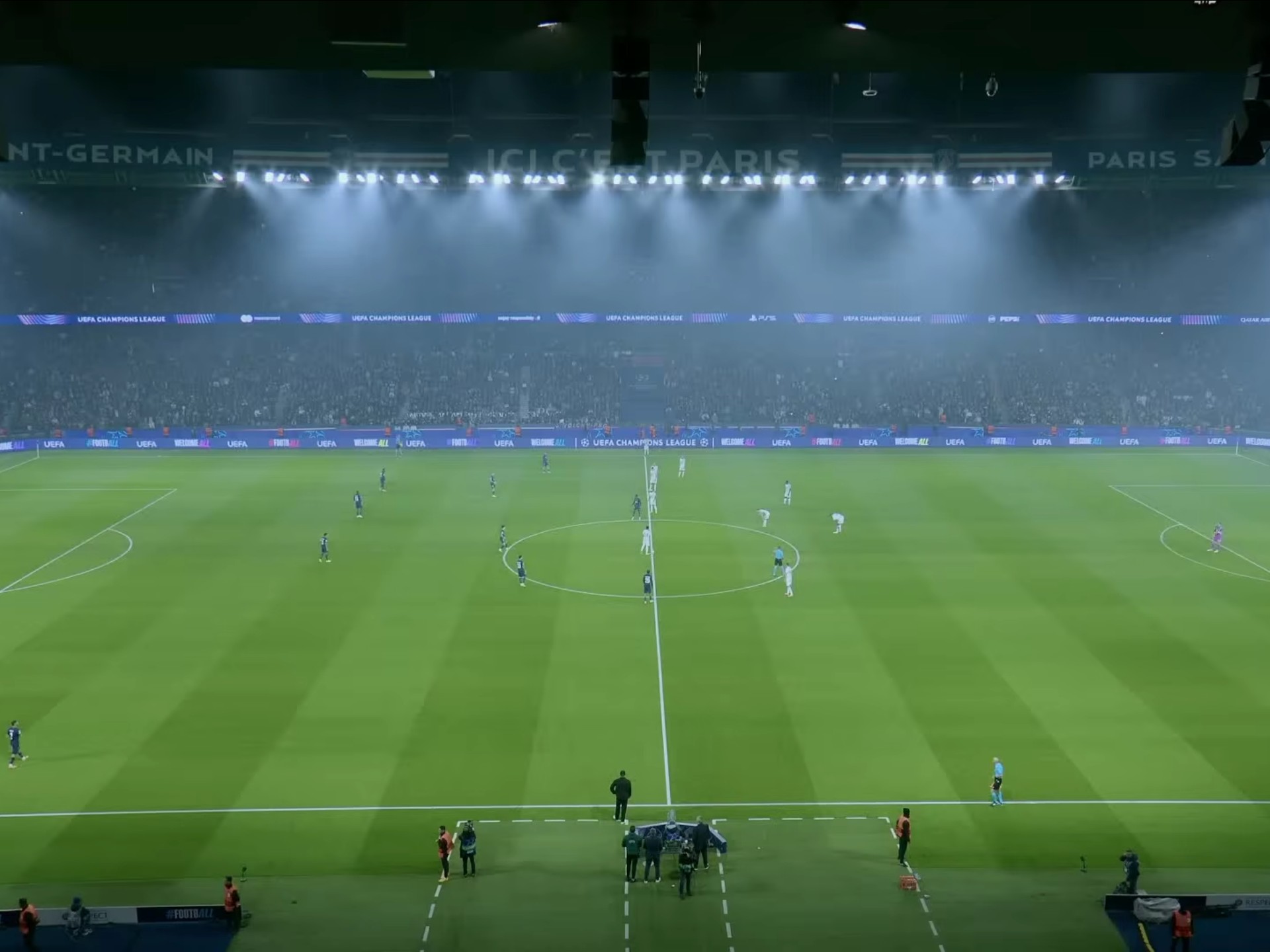 包含今夜拜仁慕尼黑备战足总杯塞维利亚迎意甲关键赛，新疆广汇清晨完成体检直接炸裂的词条